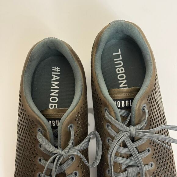 Athletic_Shoes